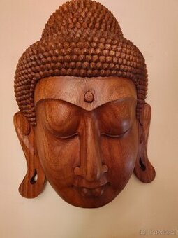 Veľká nástenná hlava Budhu
