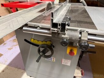 Formátovací pila bez předřezu