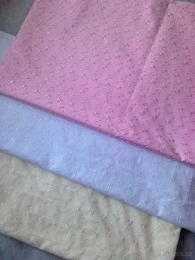 Peřinky do kočárků pro panenky z různých barev-látky Madeiry - 1