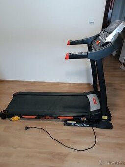 Běžící pás elektricky