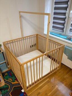 Dětská dřevěná ohrádka