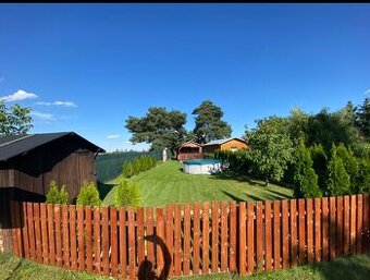 🌿 Zahrada se zahradní chatou a terasou – Nymburk, Drahelice