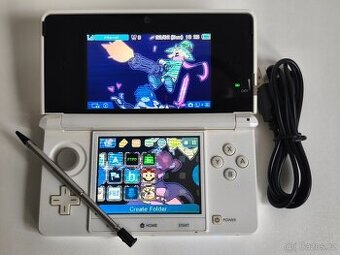 Nintendo 3DS Ice White + homebrew hack a 64GB karta