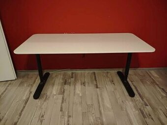 IKEA BEKANT stůl 160×80 cm – bílá/černá