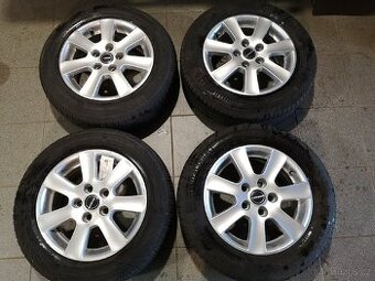 Mercedes A169, C alu + letní 185/65/15.