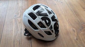 Dětská cyklistická helma Uvex