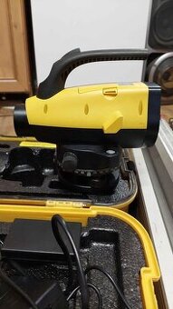 Nivelační přístroj South DL - 202 + lať a stativ