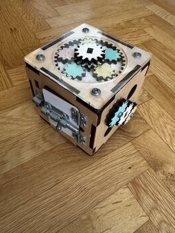 Dřevěná kostka montessori