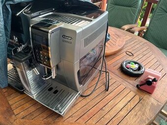 Kavovar Delonghi Dinamica