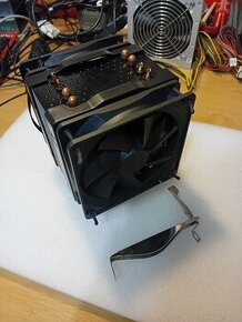 Velký chladič CPU Corsair pro AMD - 1