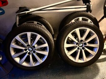 BMW ALU KOLA s téměř novými zimními pneu – 245/45 R18