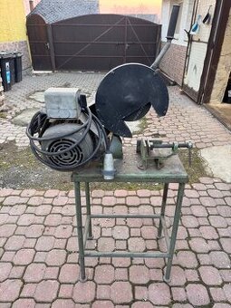 Rozbrušovací pila 380V 3kw motor plně funkční