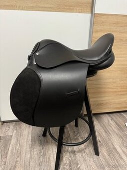 Univerzální sedlo EHL 17,5 vč. Příslušenství