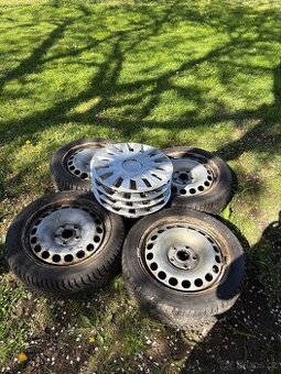 Plechové disky 5x112 R16+ zimní gumy Michelin+poklice Škoda