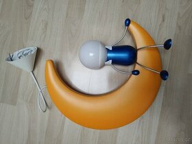 Sada lustr a lampička človíček Massive Philips krásné.
