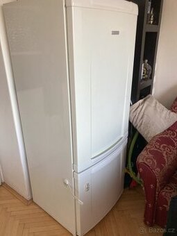 Lednička s mrazákem Electrolux