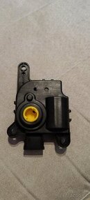 servomotor topeni Kia ceed