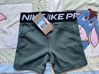 Nike Pro kratasy