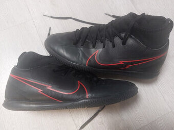 NIKE,lehké,zachovalé