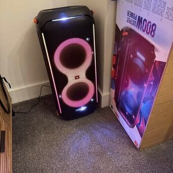 JBL 710 800W