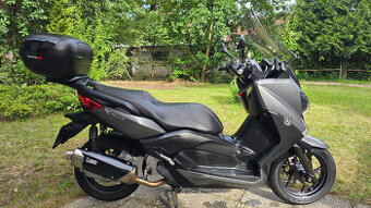YAMAHA X-MAX 125