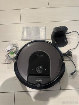 Robotický vysavač iRobot Roomba i7