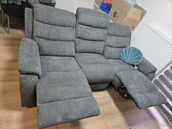 Pohovka s elektrickým ovládáním