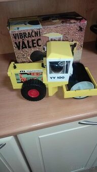 Vibrační válec - stará hračka od KDN - originál