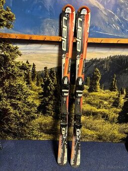Sjezdové lyže 150cm
