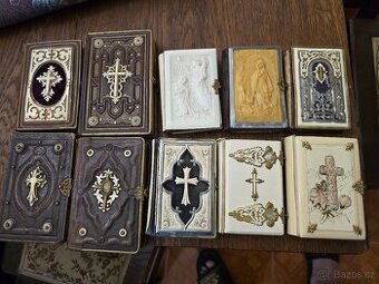 Sbírka 10ks starožitných církevních- modlitebních knížek