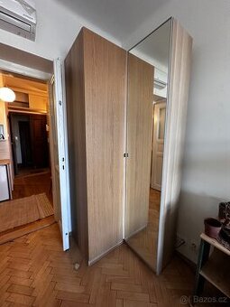 Rohová skrin se zrcadlem Ikea