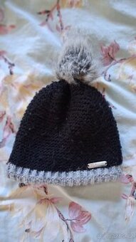 Dívčí dětská čepice vel. 3 až 4 let