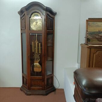 Luxusní rustikální podlahové hodiny s osvětlením .