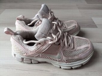 Nike - dívčí boty 36