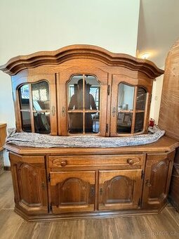 starožitný nábytek