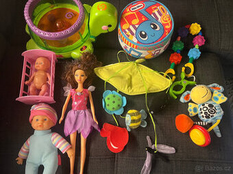 hračky pro děti/miminka