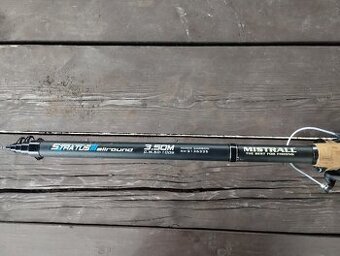 4x Rybářské pruty+navijáky.