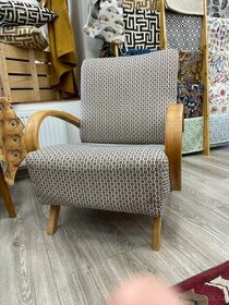 Křeslo Halabala po kompletní renovaci