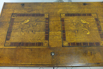 Barokní truhla, vykládaná, ptáci.