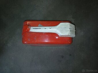 Nabízím stare kanistry