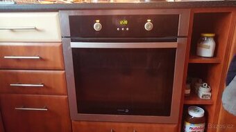 Vestavná trouba Fagor