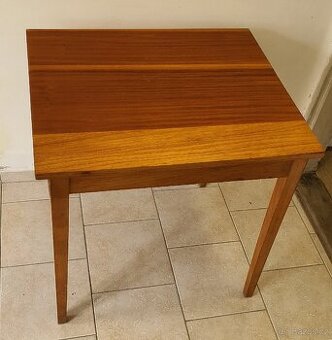 Stůl 70 x 60 cm