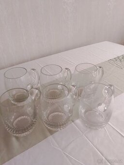 Nabízím půllitry.