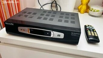 Satelitní přijímač + Skylink karta