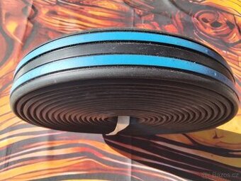 ŠKODA 105 136 OCHRANNÉ LIŠTY DVEŘÍ A BLATNÍKŮ