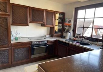 Elegantní tmavá linka z masivu se spotřebiči,6398