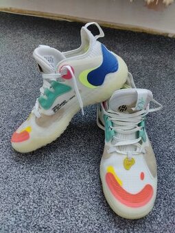 Basketbalovy boty adidas Harden Vol. 5 Futurenatural 
Vel.4