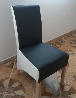 Dřevěná jídelní židle, potažena koženkou