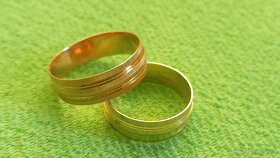 RETRO zlaté snubní prsteny