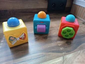 Fisher Price akční kostky